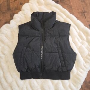 Garage Mini Puff Vest - Black Cropped Puffer Vest - Size P/S Minimalist